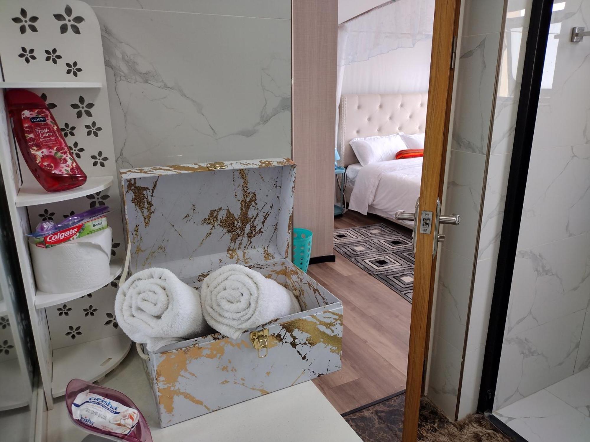 Bed and Breakfast Lenayan Park View Mlolongo Екстер'єр фото